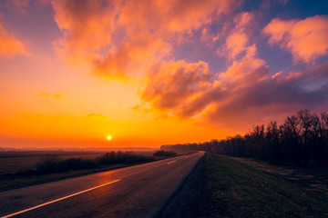 Fototapeta na wymiar sunset on road