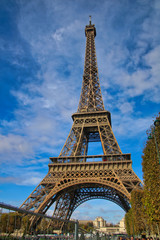 Fototapeta na wymiar Eiffel Tower in Paris with city background