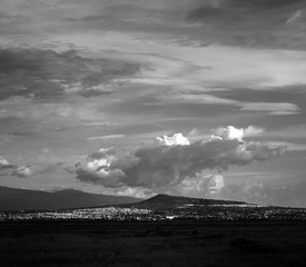 Montaña nubes