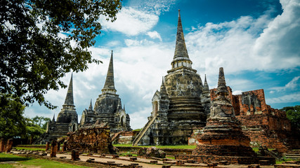 Fototapeta premium Old temple in Autthaya (Thailand) 