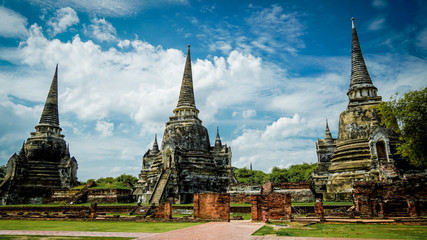 Fototapeta premium Old temple in Autthaya (Thailand) 