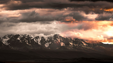 Obraz premium Mountains in clouds / altay