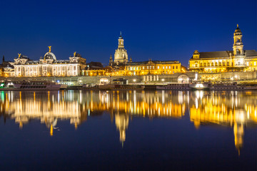 Fototapeta na wymiar Cityscape of Dresden at Elbe River at night, Saxony. Germany