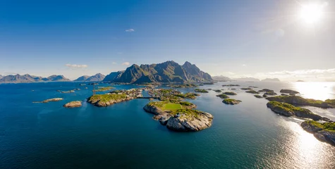 Photo sur Plexiglas Reinefjorden Henningsvaer Lofoten is an archipelago in the county of Nordland, Norway.