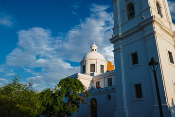 colonial architecture, view of colonial dome