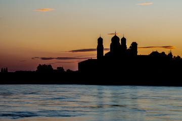 Passauer Som St. Stephan als Silhouette