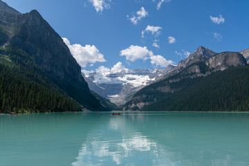 Obraz na płótnie Canvas View on Lake Louise, Canada