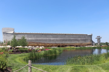 Fototapeta premium ark on the lake