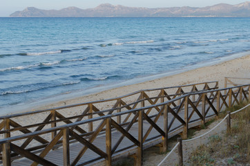 PASARELA MADERA HACIA EL MAR MEDITERRANEO PLAYA MURO PRECIOSA 2017