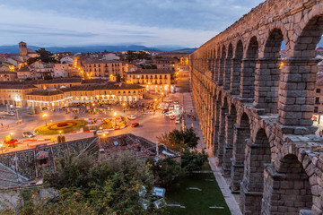 Fototapeta na wymiar SEGOVIA, SPAIN - OCTOBER 20, 2017: View of the Roman Aqueduct in Segovia, Spain