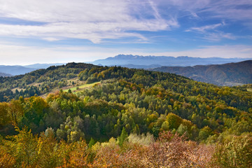 Widok Wieży Widokowej na Koziarzu na Błyszcz i Tatry