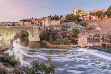 Fototapeta na wymiar Puente San Martin bridge in Toledo, Spain