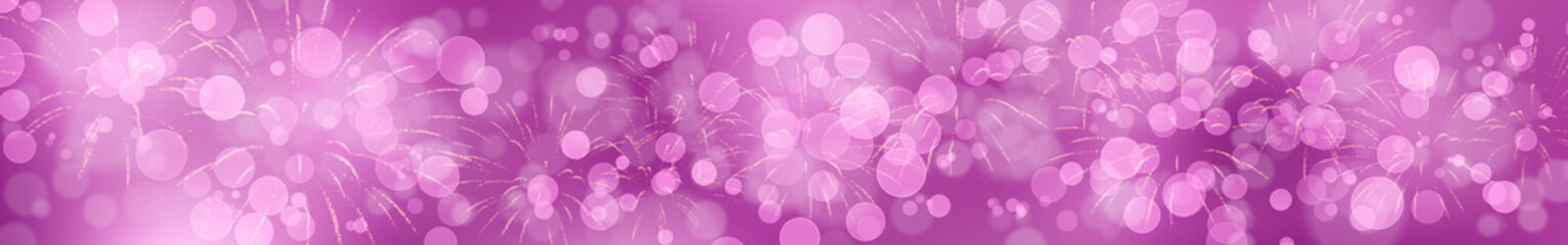 Pinkvioletter Silvesterhintergrund mit Feuerwerk im breiten Format