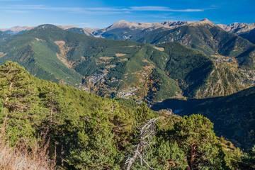 Naklejka na ściany i meble Valley of Arinsal river, Andorra