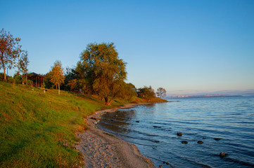 Lake coast line next to park
