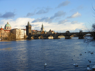 Fototapeta na wymiar Karlsbrücke in Prag in Techechien an Moldau