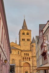 Fototapeta na wymiar High Cathedral of Saint Peter in Trier