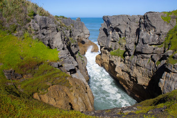 Fototapeta na wymiar view of rock formation near Punakaiki, New Zealand