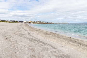Port, village and beach in Inisheer island