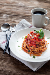 トマトソースパスタ