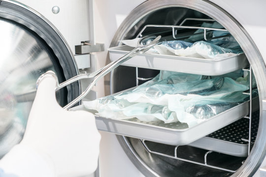 autoclave sterilizing machine for dental tools to clean. cless B/ high quality.