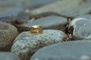 Ring on rocks II