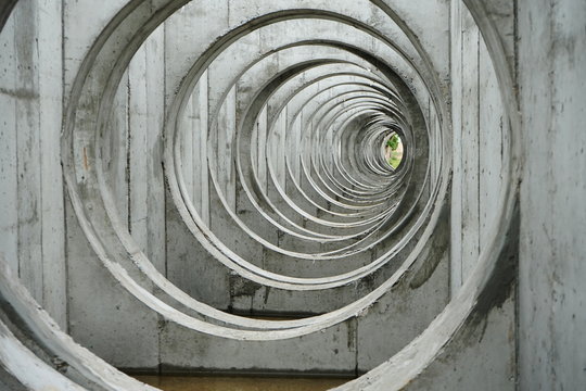 Drainage pipes for reinforced concrete Placed in a circle to prepare for construction