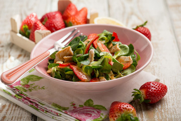 Chicken salad with strawberry and lemon