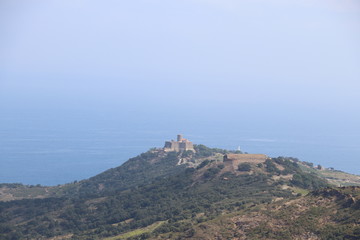 Fort lointain sur la mer 