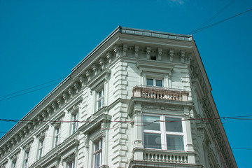 Fototapeta na wymiar White building of Vienna