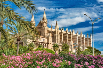 Palace of Almudaina and Cathedral La Seu of Palma de Mallorca © Wolfgang Jargstorff
