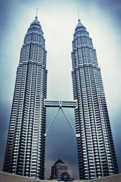  Petronas Twin Towers