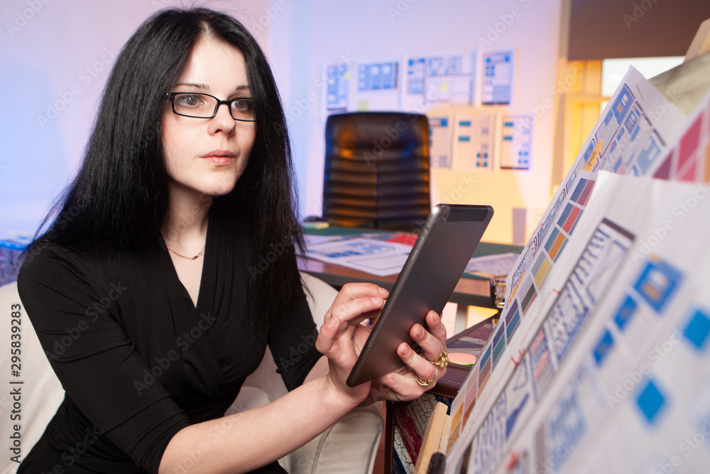 Poster tester. testing mobile applications. app development for smartphone. woman tester. application devel