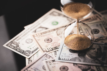 時は金なり