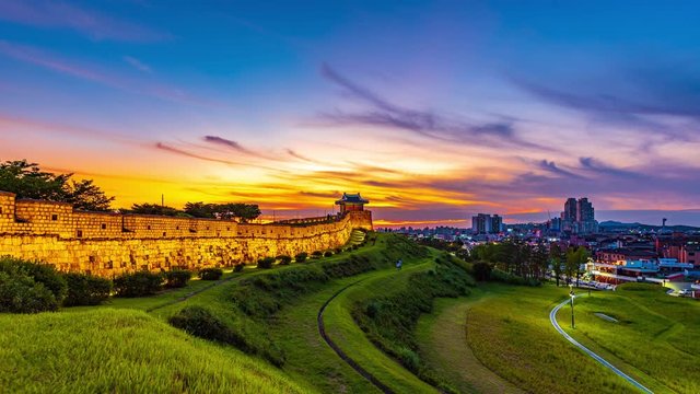 Time lapse day to night,Hwaseong Fortress in Suwon, Hwaseong Fortress is the wall surrounding the center of Suwon,South Korea.