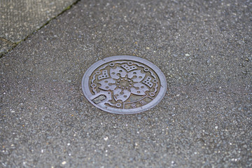 桜の模様のマンホール