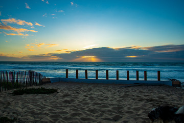 Fototapeta na wymiar Sonnenuntergang am Strand Lacanau