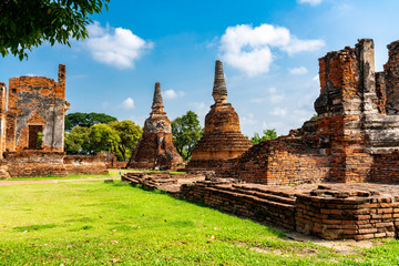 Fototapeta premium Temple ruins at Wat Phra Si Sanphet in Ayutthaya Historical Park