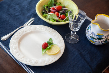 Elegant table mise en place 