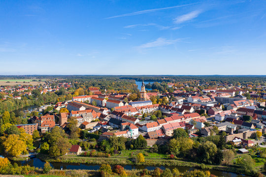 Aussicht auf die Altstadt von Templin in der Uckermark, Land Brandenburg im Herbst