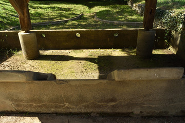 Lavoir du village Lahourcade dans les Pyr&eacute;n&eacute;es Atlantiques