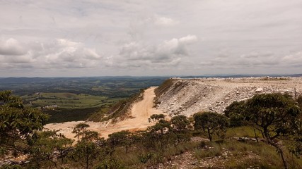 S&atilde;o Thom&eacute; das Letras - Minas Gerais - road nature