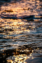 Wasser Sonnenuntergang Nahaufnahme Reflektion Spiegelung golden Hintergrund Stimmung Design Spitzlichter Wellen Struktur Fond Lenne Letmathe Sauerland orange H2O schwimmen