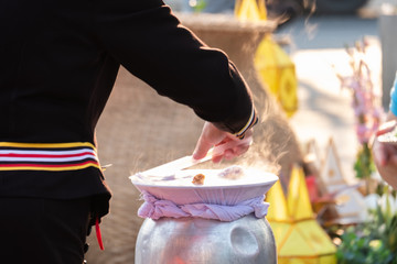 Steamed rice-skin dumplings