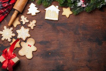 Christmas greeting card with gingerbread cookies