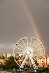 Riesenrad mit Regenbogen in Danzig