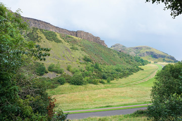 Fototapeta na wymiar View over Arthur's Seat and the Salisbury Crags in Edinburgh