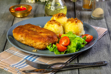 Cutlet cordon bleu.