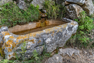 un lavoir sur le GR51 &agrave; Courmes