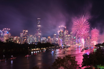 Fototapeta premium Brisbane Riverfire fireworks display 2019 looking towards the CBD